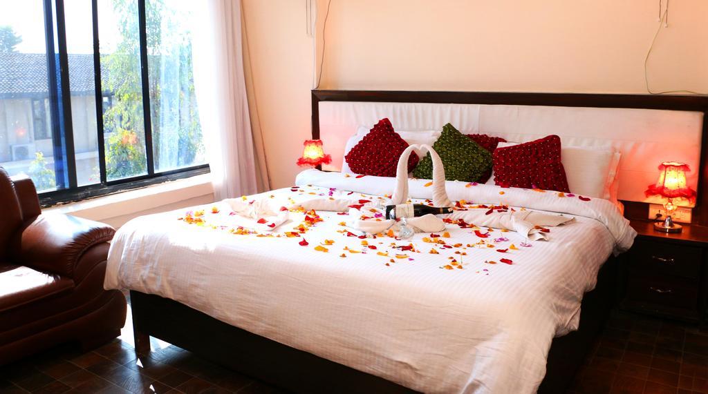Hotel Royal Safari 사우라하 외부 사진