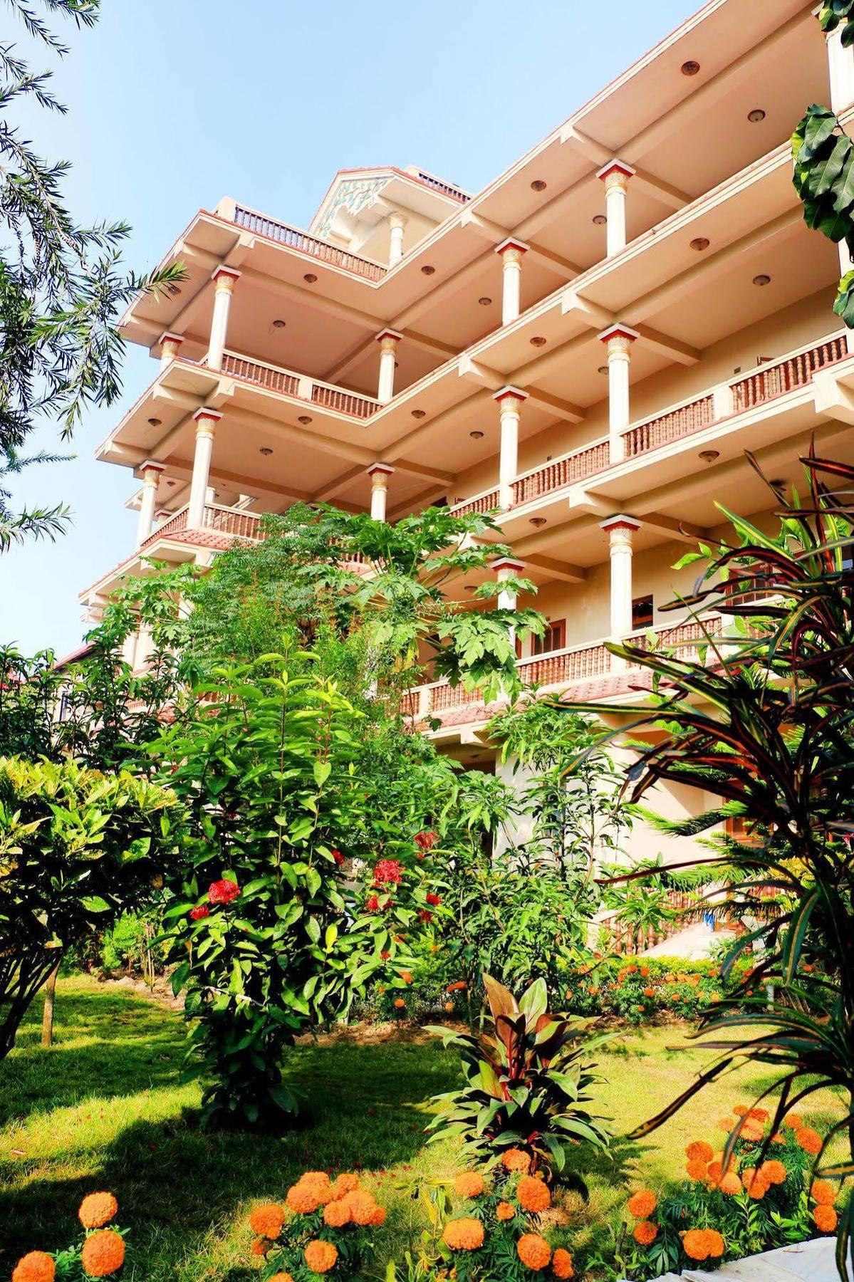 Hotel Royal Safari 사우라하 외부 사진